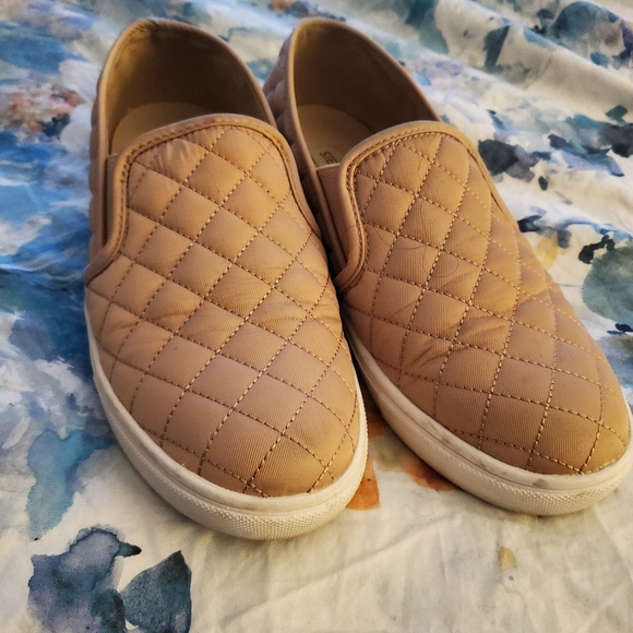 Steve madden loafers. Pinkish Tan. - Picture 2 of 5